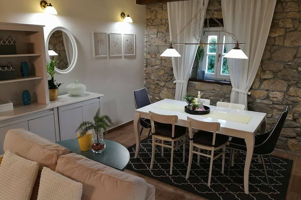 Foto 8 von 30: Nettes Ferienhaus, umgeben von Grünflächen