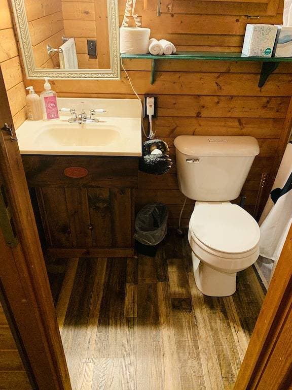 The Bear Den - Studio Cabin im Herzen von Hayward 1