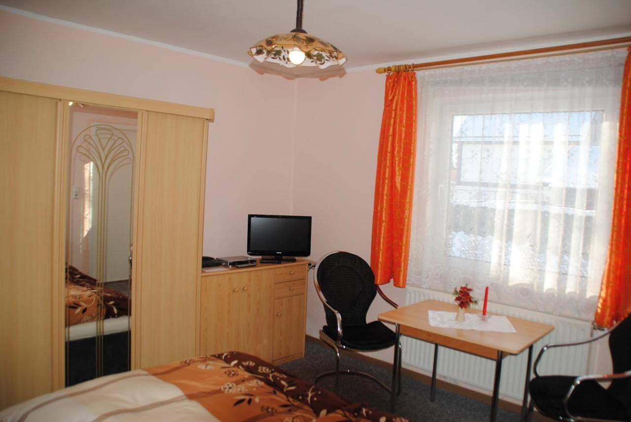 Foto 7 von 8: Double Room with Private External Bathroom