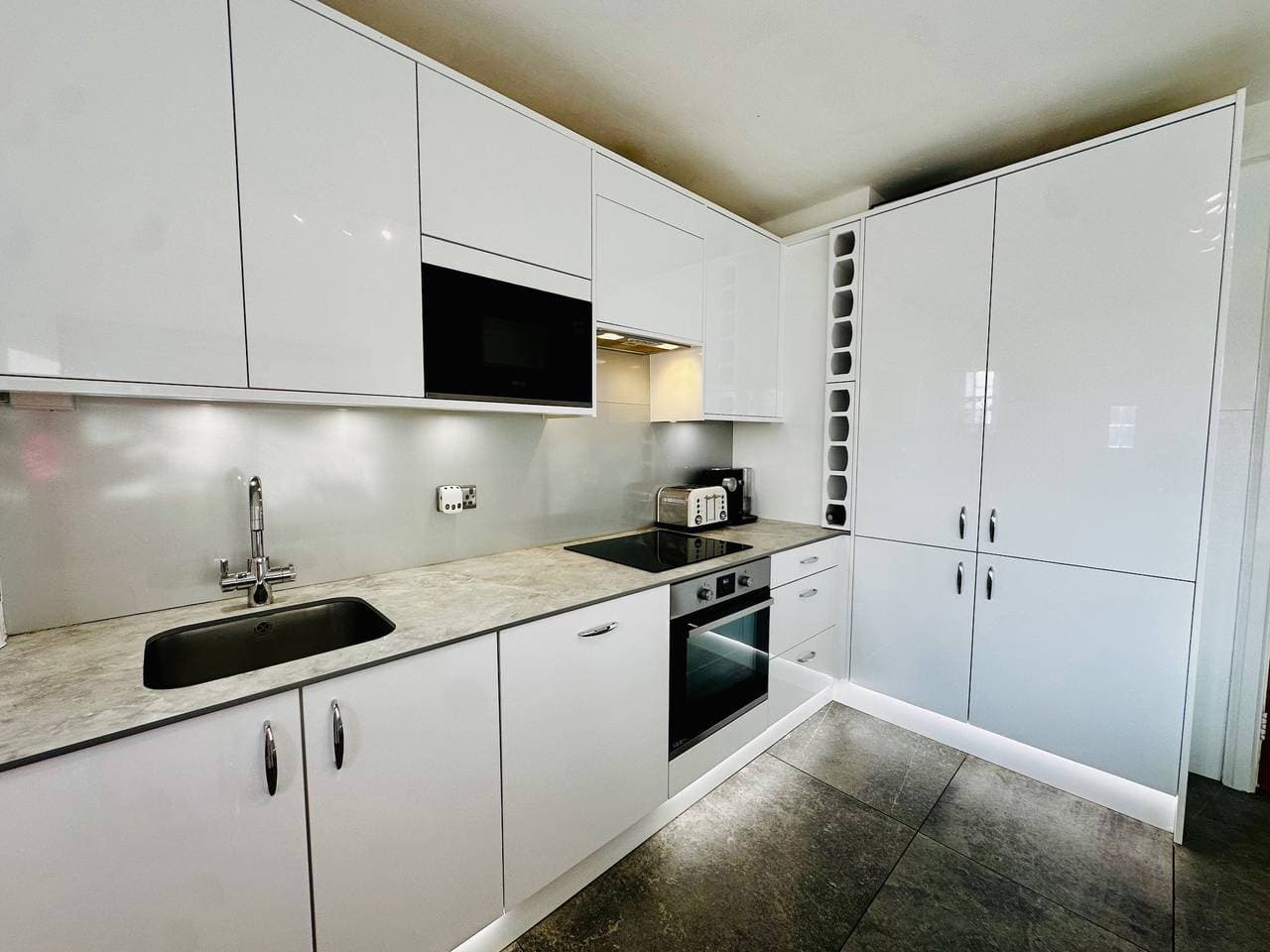 Foto 13 von 33: Ferienwohnung für 4 Personen mit Balkon