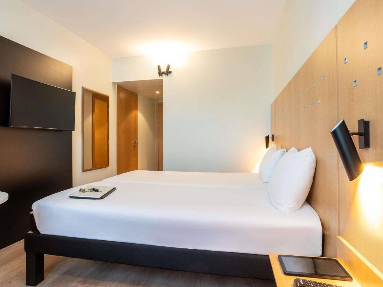 Foto 6 von 16: Standard Twin Room
