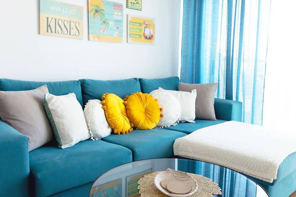 Foto 8 von 17: One-bedroom seafront apartment on Mackenzie with stunning sea views.