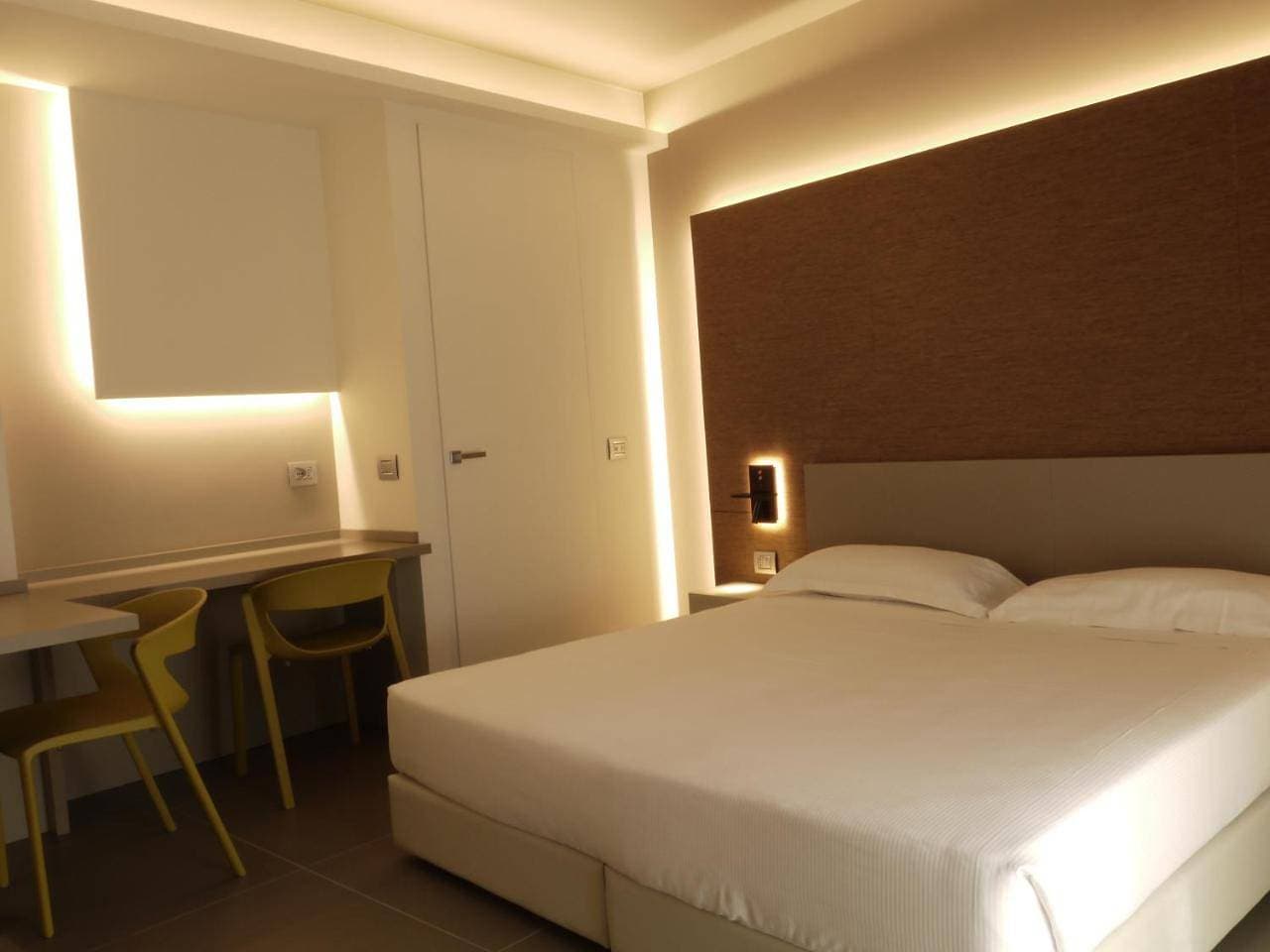 Foto 8 von 32: Triple Room with Balcony