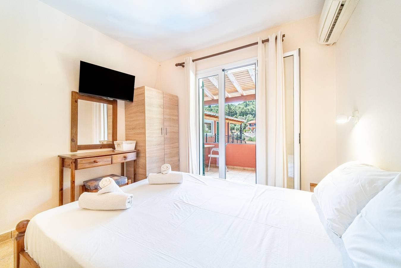 Foto 4 von 21: Ferienwohnung Arianna 17 mit Gemeinschaftspool & WLAN
