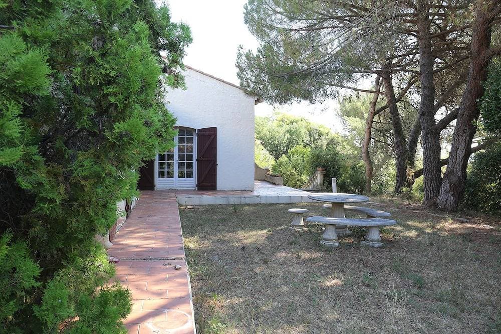 Country House 1
