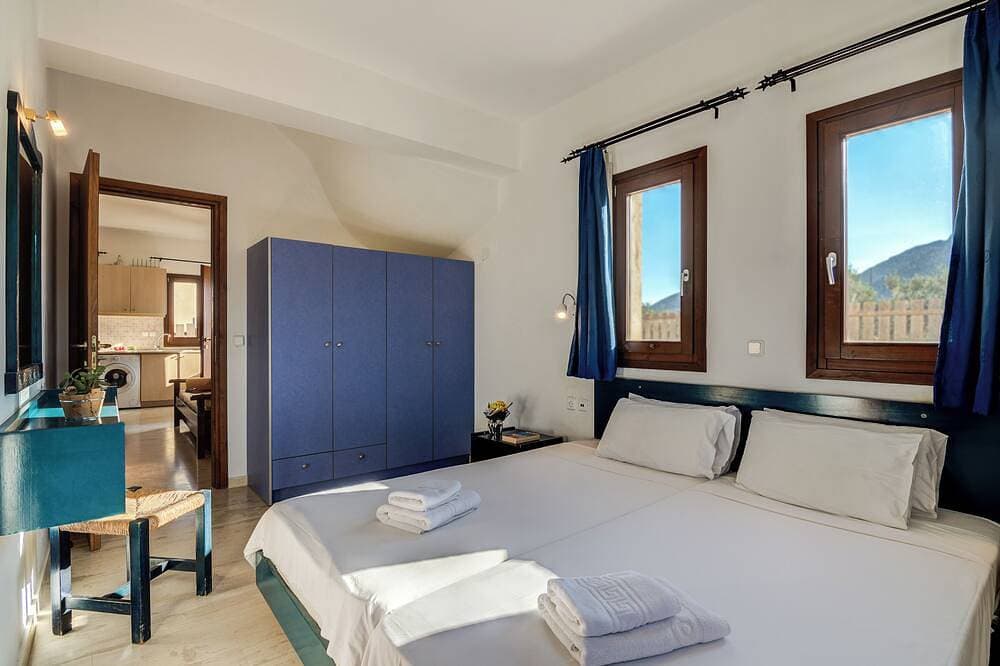 Foto 8 von 22: Aeolus 5 Schlafzimmer Villa mit privat Pool und Meerblick, Wi-Fi, 5 Min vom Meer