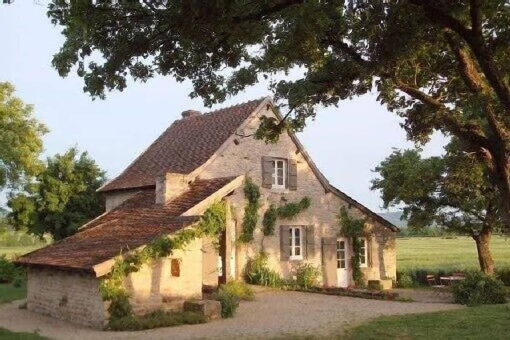 Freistehendes Ferienhaus in ruhiger Lage, 20 Km nördlich von Cluny 1