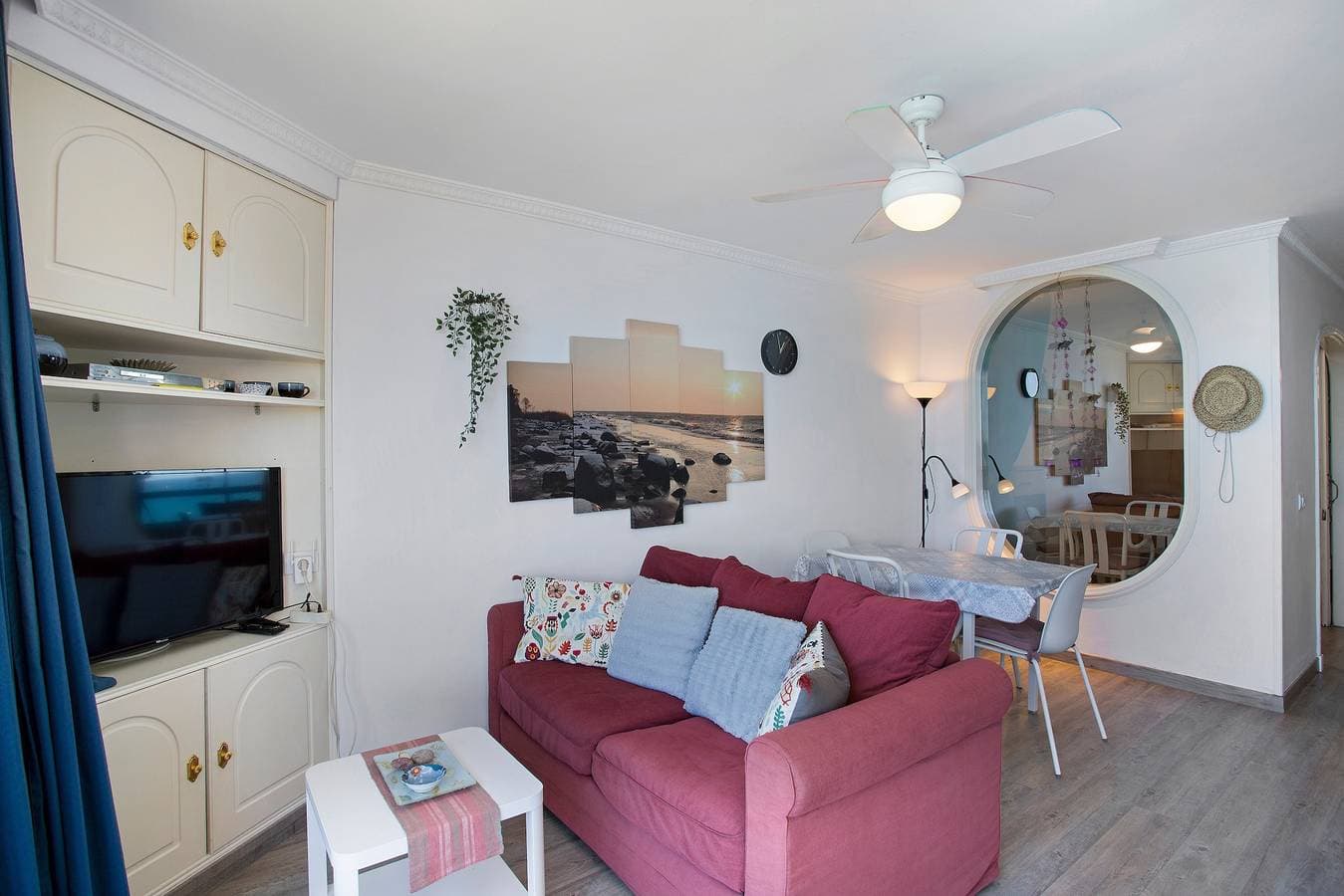 Foto 4 von 25: Ferienwohnung 'Patalavaca Beach Holidays Invest' mit Meerblick, privater Terrasse & WLAN