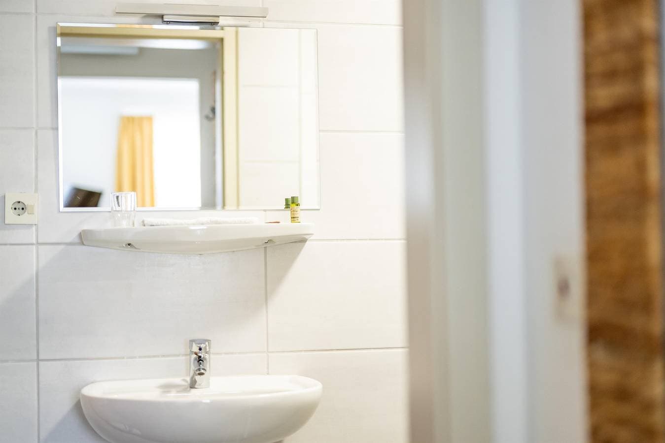 Foto 7 von 49: Doppelzimmer Nr. 4, Dusche, Wc
