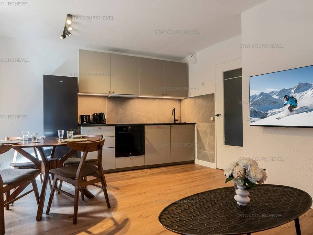 Foto 3 von 12: Renovierte Ski-in Wohnung mit Parkplatz