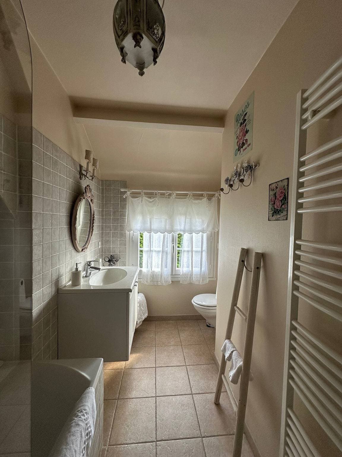 Foto 10 von 44: Gästezimmer 'English Roses' mit privatem Pool, Gemeinschaftsgarten und WLAN