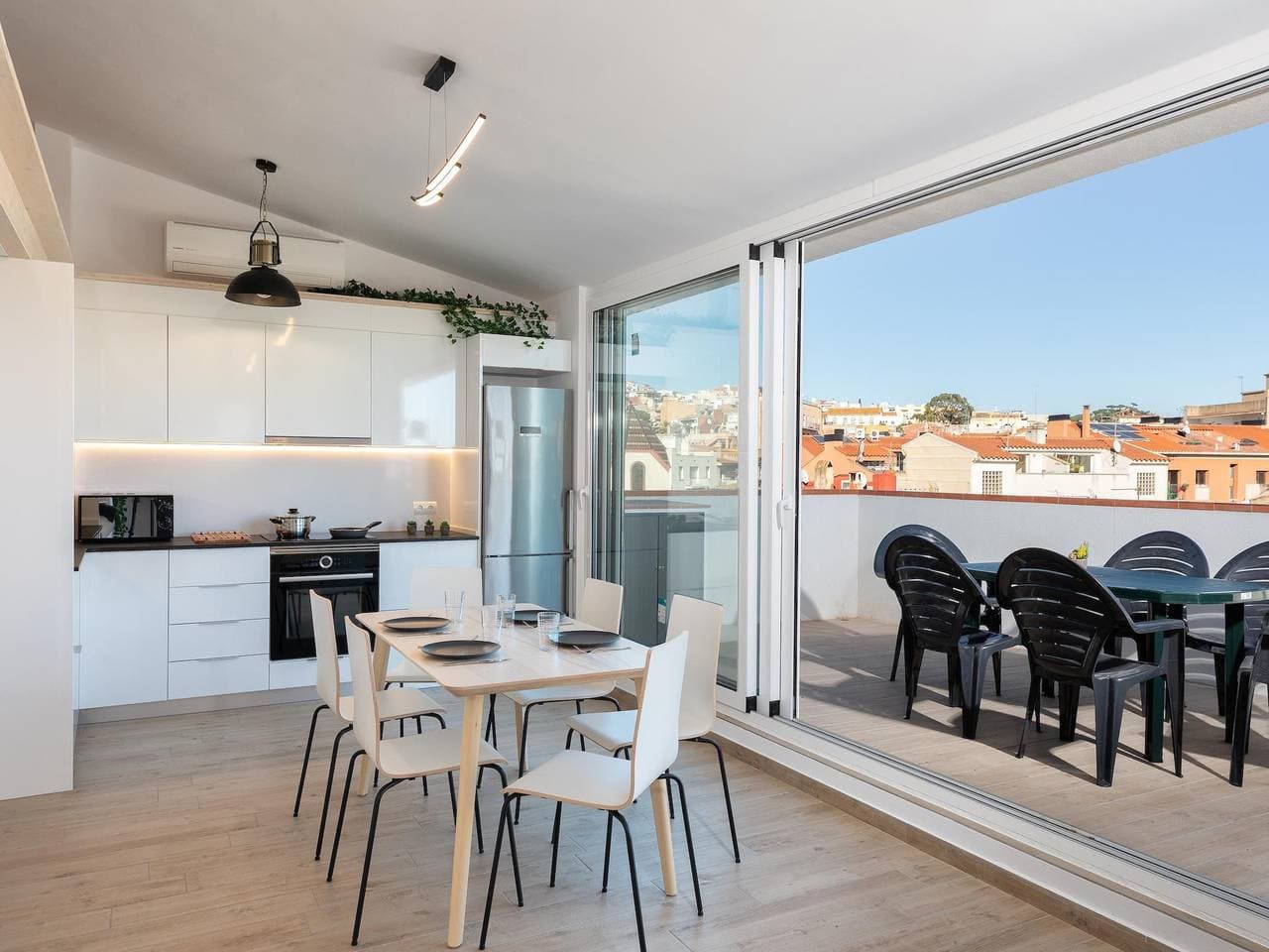 Foto 4 von 19: Ferienwohnung für 6 Personen mit Terrasse