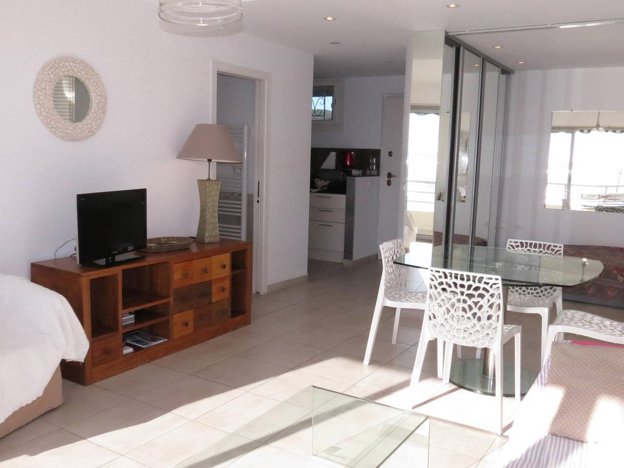 Foto 4 von 18: 2-Zimmer-Wohnung mit Klimaanlage, Meerblick und Parkplatz in Sainte-Maxime