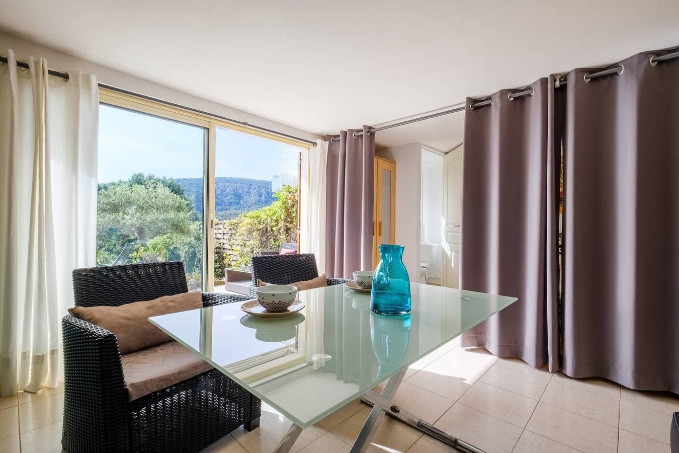 Foto 6 von 22: Studio-Apartment 'Rez-de-villa Avec Piscine' mit Meerblick, Gemeinschaftspool & WLAN