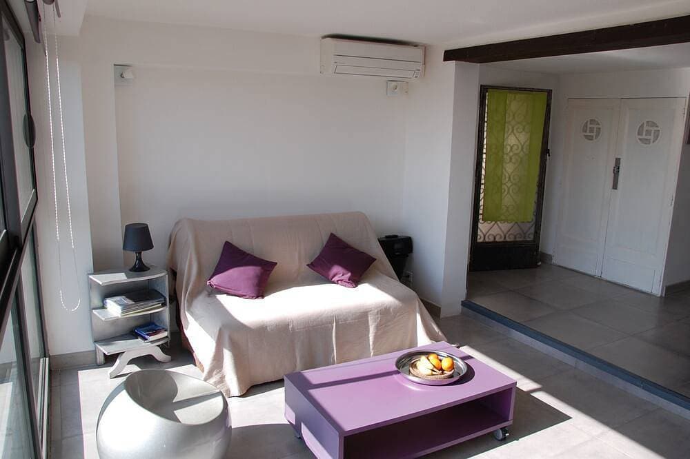 Foto 10 von 24: Cassis Großes Studio, Terrasse, Dorf und Strand zu Fuß, privater Parkplatz in der Provence