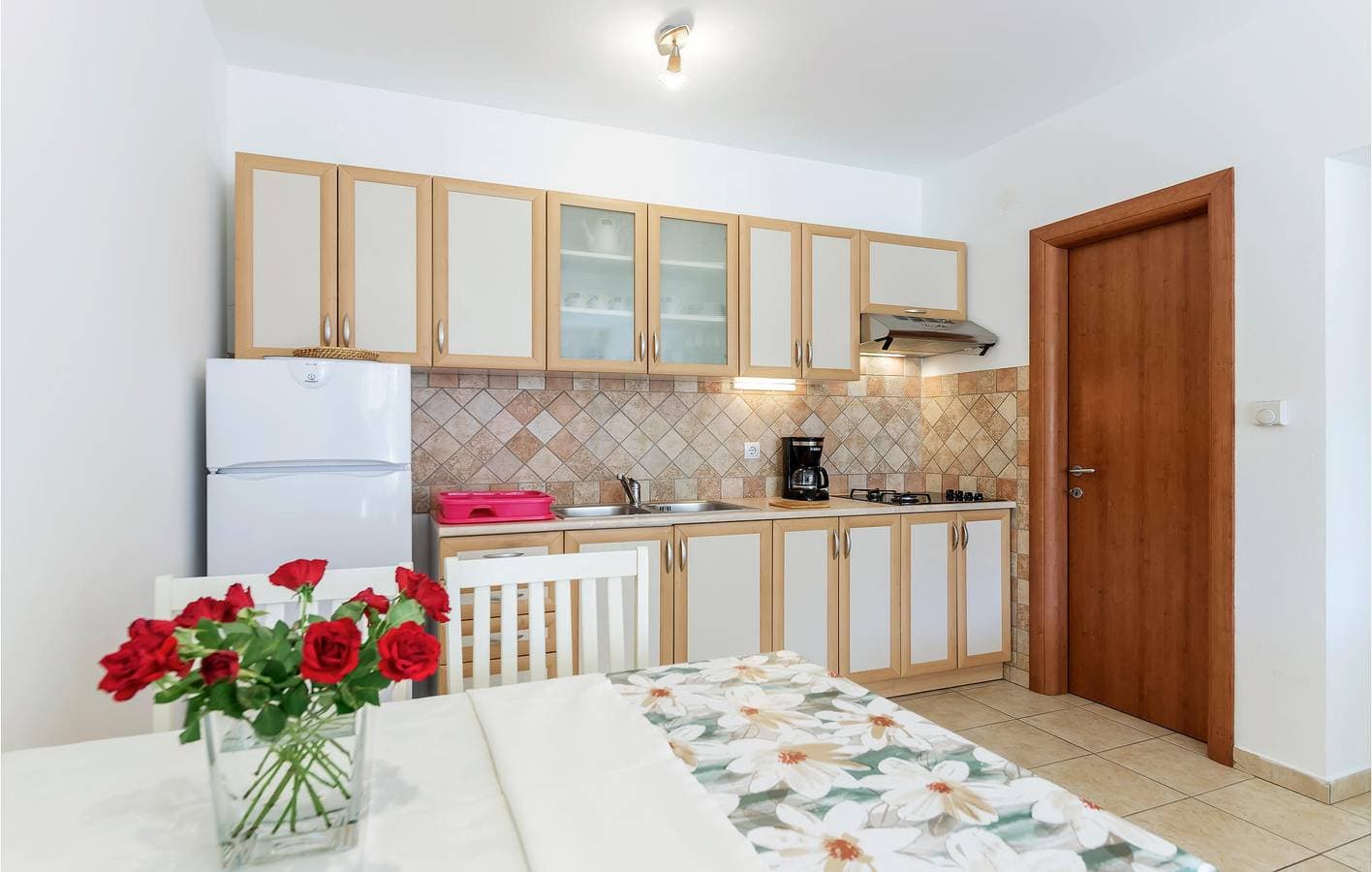 Foto 12 von 20: Gemütliche Ferienwohnung mit WLAN, Parkplatz und Terrasse – 1,5 km vom Strand von Fažana entfernt