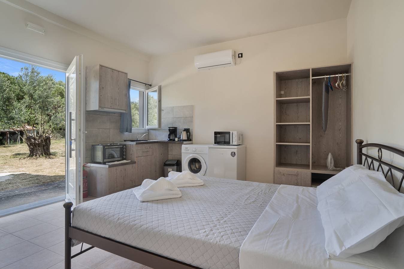 Foto 2 von 23: Apartment 'Panagis 1' mit Bergblick, WLAN und Klimaanlage