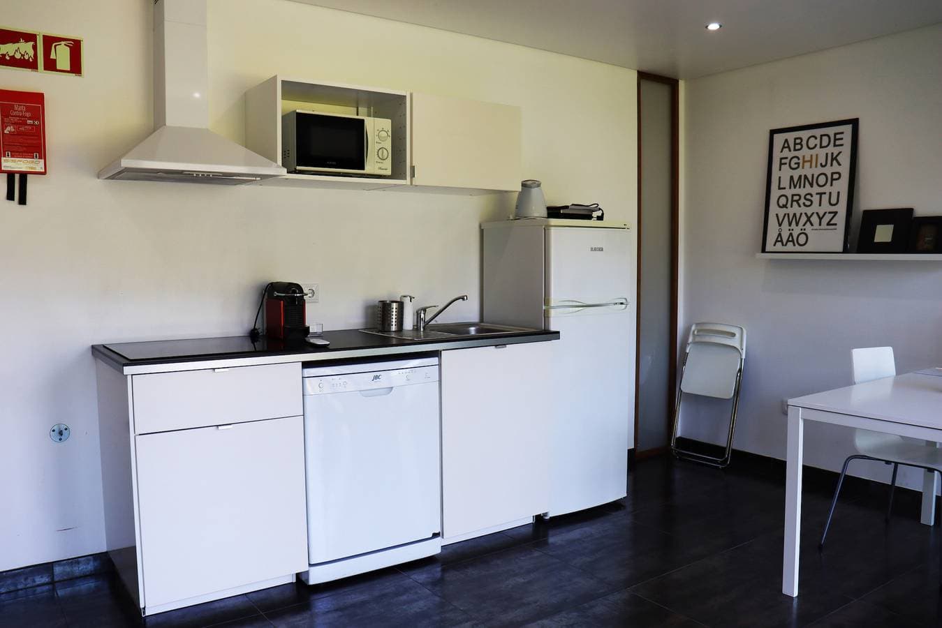 Foto 9 von 21: Apartamento Esquilo - Casas Barca do Rio - Gerês