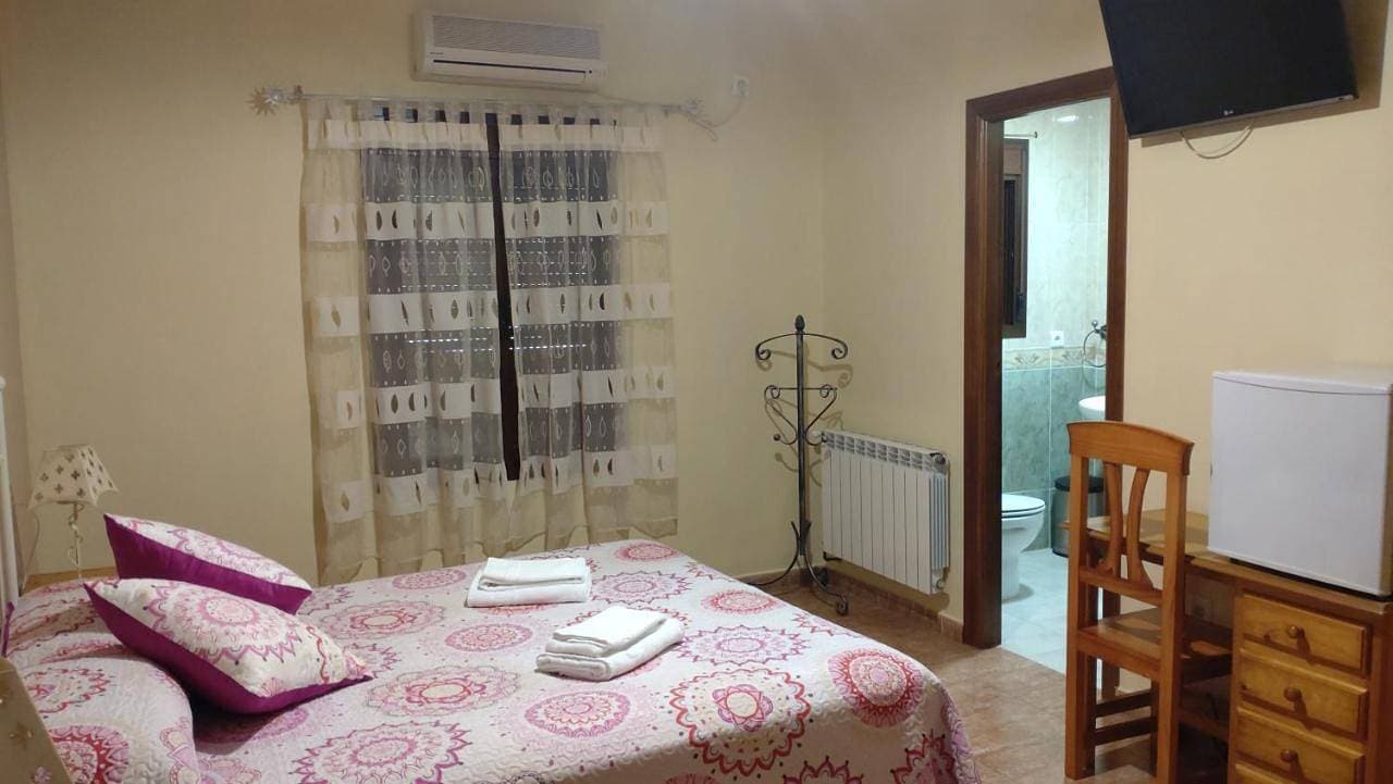 Foto 2 von 15: Queen Room with Two Queen Beds - Disability Access