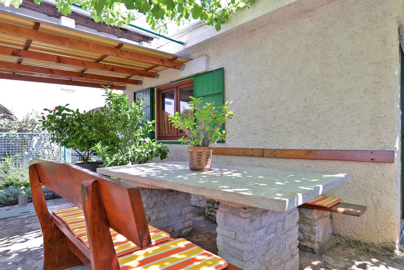 Foto 9 von 33: Ferienwohnung für 3 Personen mit Terrasse