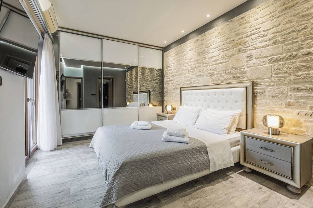 Foto 9 von 30: Stone Build Modern and Traditional Villa near Heraklion