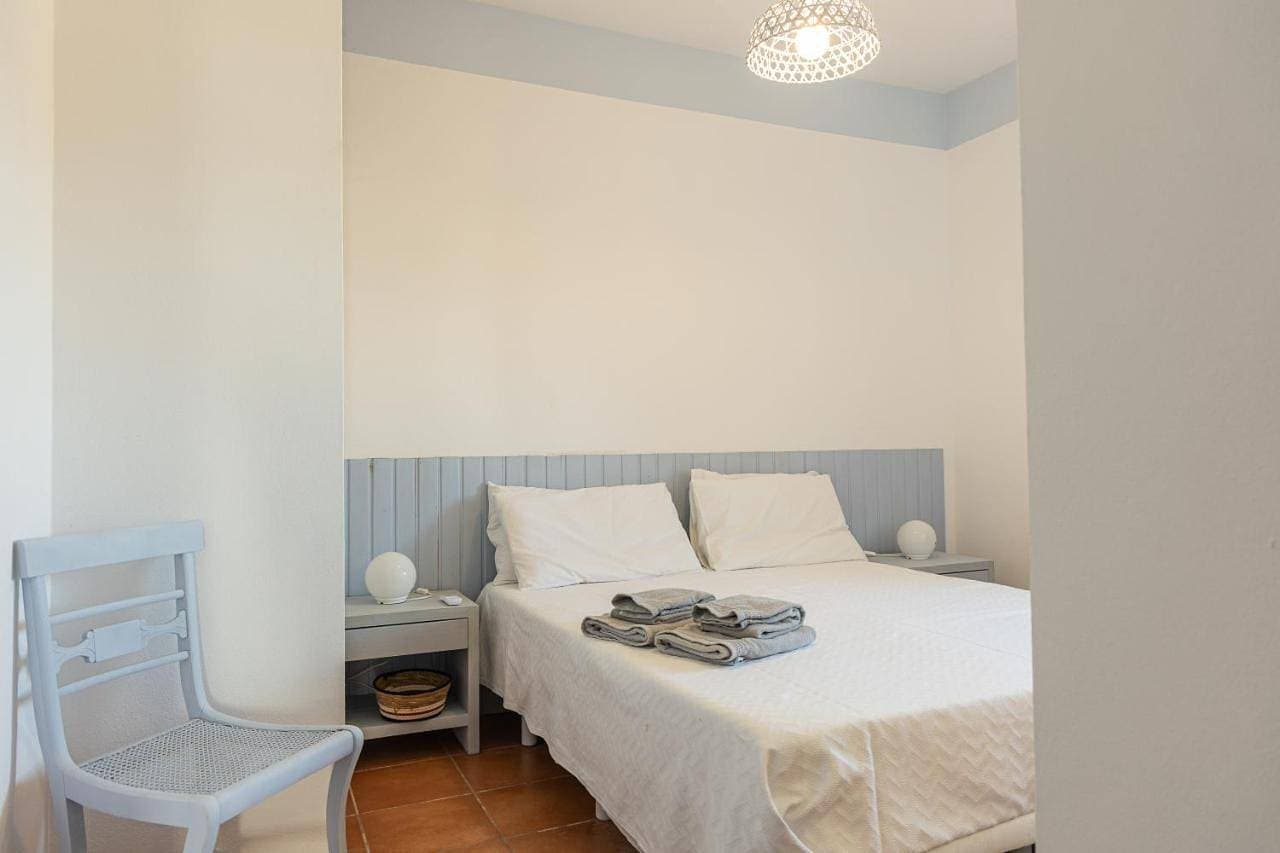 Foto 13 von 16: Two-Bedroom Apartment with Lake View