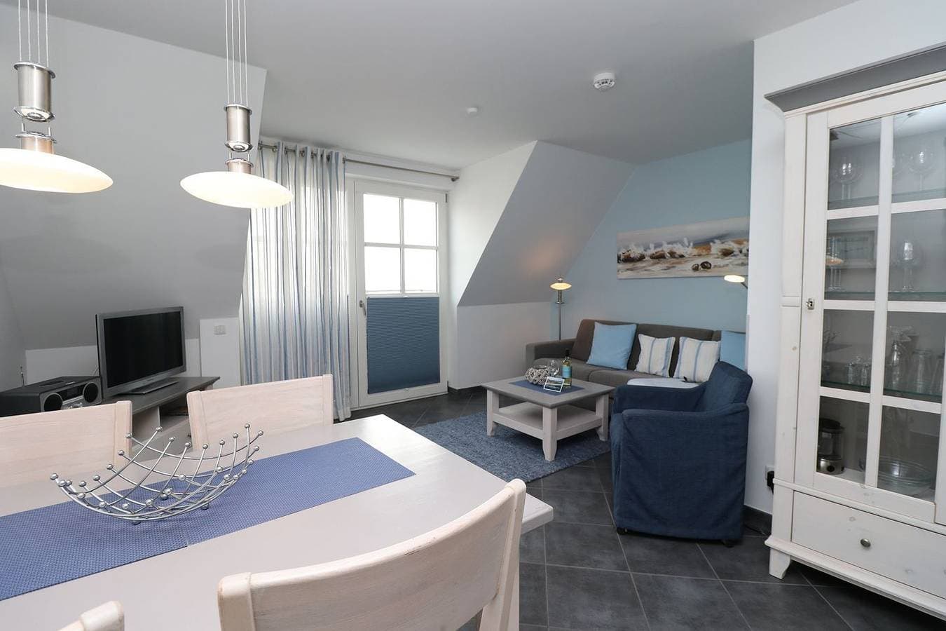 Foto 8 von 36: Ferienwohnung mit Boddenblick und 2 Balkonen, direkt am Ahrenshooper Hafen