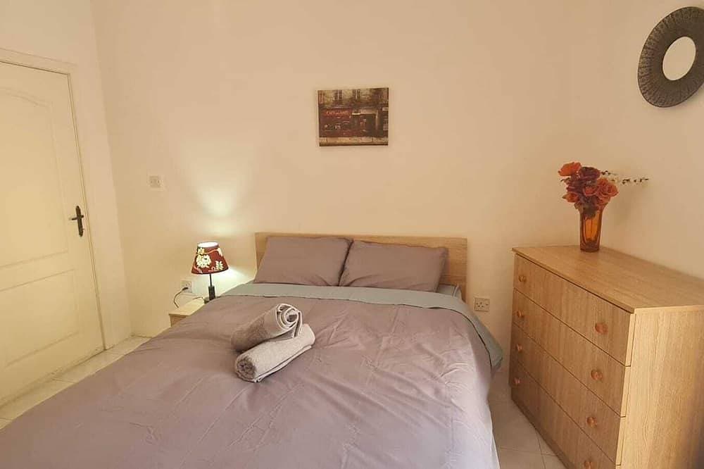 Foto 3 von 19: Comfortable Three Bedroom Apartment With WIFI & Located In The Centre