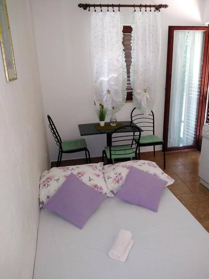Foto 9 von 36: One-Bedroom Apartment with Balcony