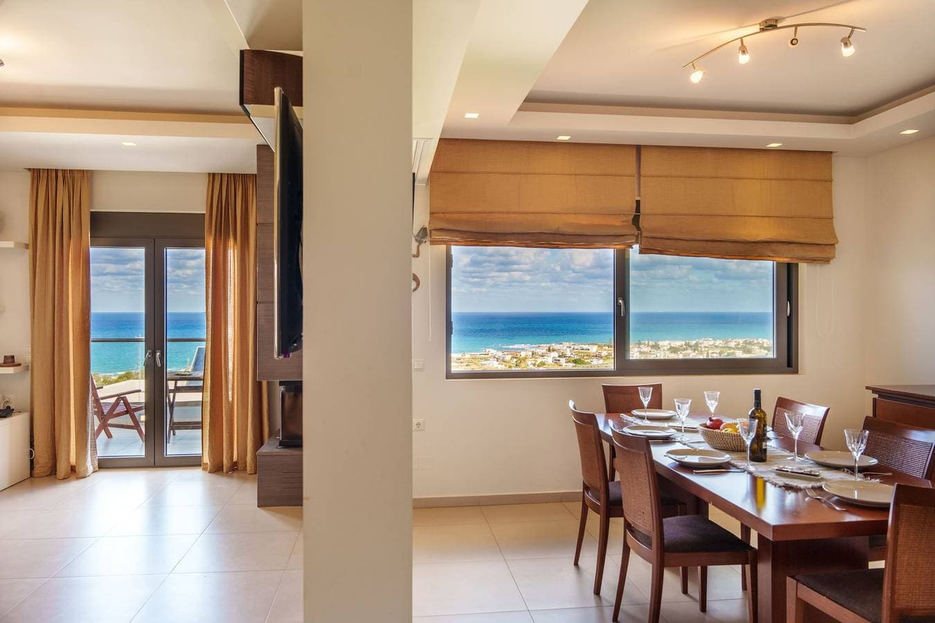 Foto 4 von 51: Villa für 8 Personen mit Balkon