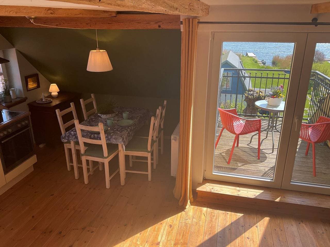 Foto 6 von 16: Ferienwohnung im authentischen Kapitänshaus, atemberaubender Wasserblick