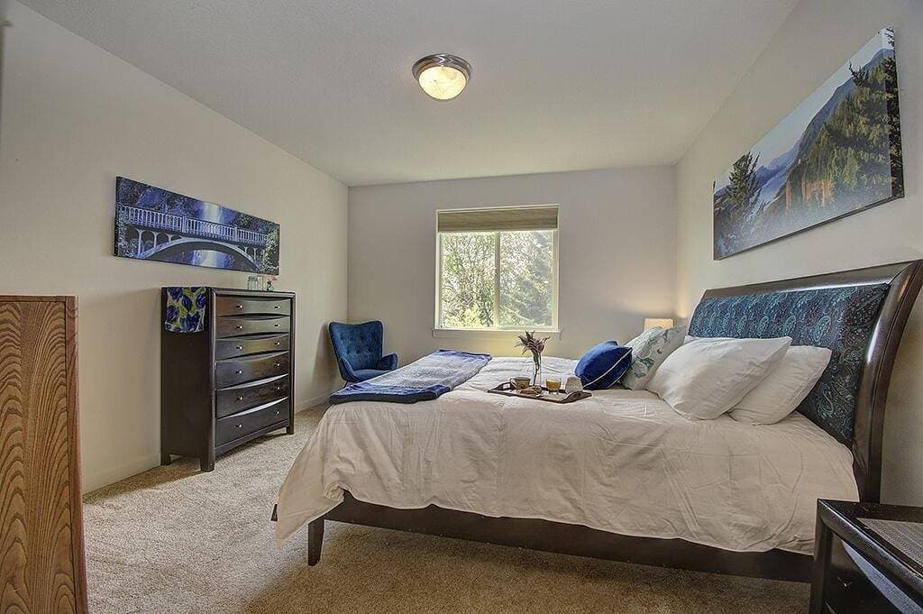 Foto 3 von 25: Beautiful & pet friendly! Close to Downtown and Hwy