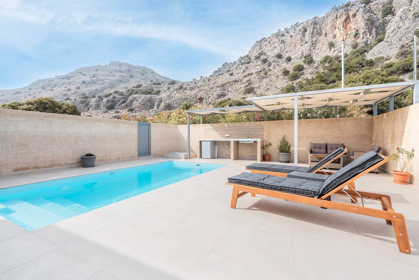 Foto 12 von 23: Ferienwohnung 'Tesoro Del Mare mit Privat Pool 1' mit Bergblick, WLAN und Klimaanlage