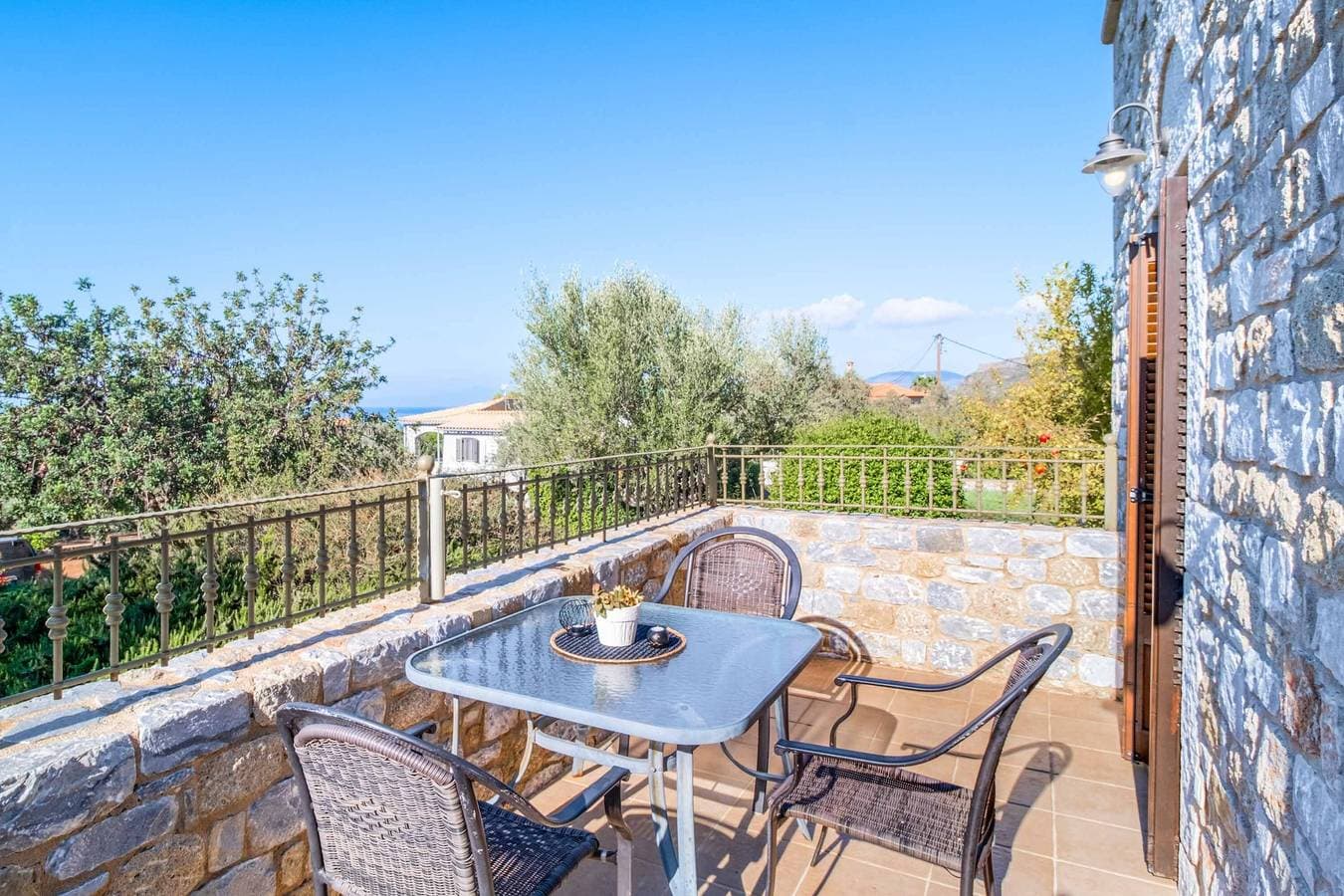 Foto 11 von 42: Villa für 6 Personen mit Terrasse