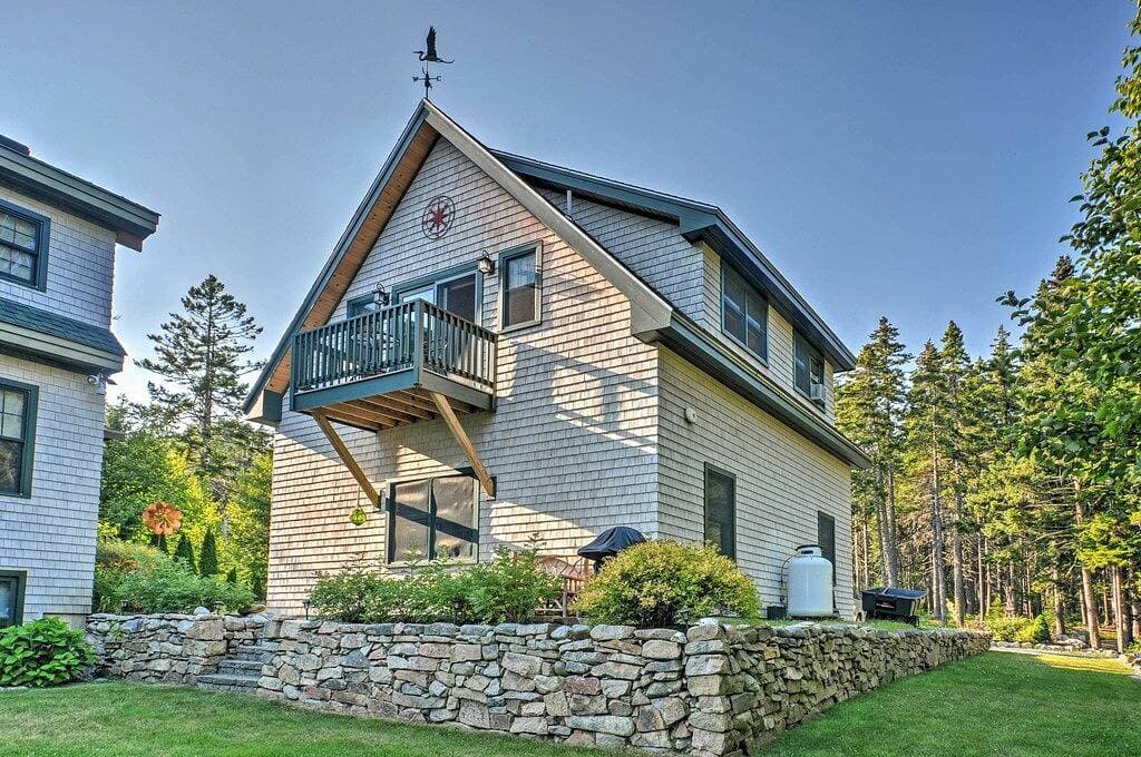 Foto 2 von 24: Waterfront Prospect Harbour Cottage mit Hof und Feuerstelle