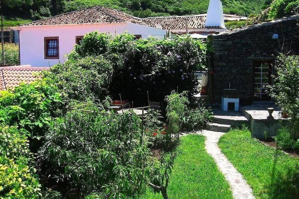 Sea views over Europe's westmost village - Faja Grande, Flores Island 1