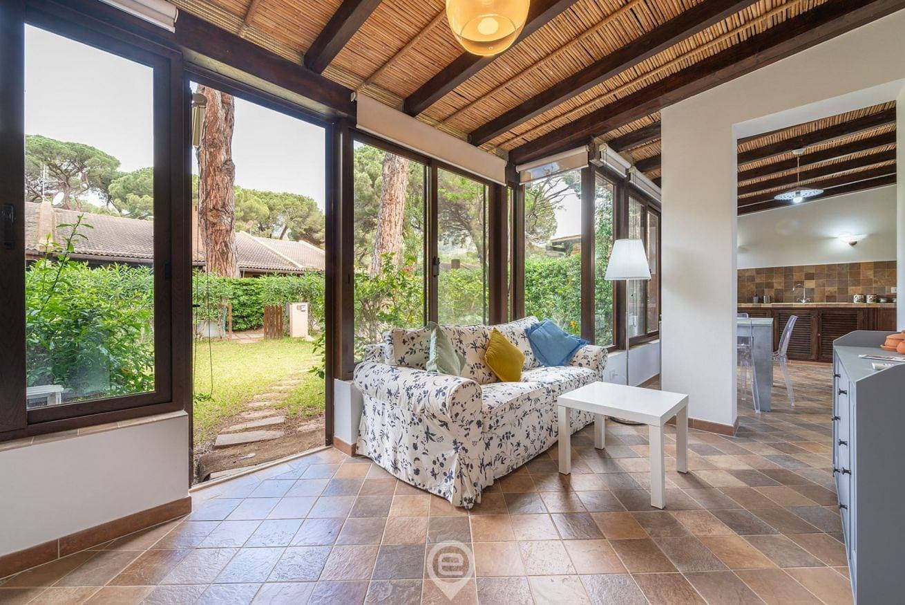 Foto 3 von 25: Ferienhaus für 4 Personen mit Balkon/Terrasse