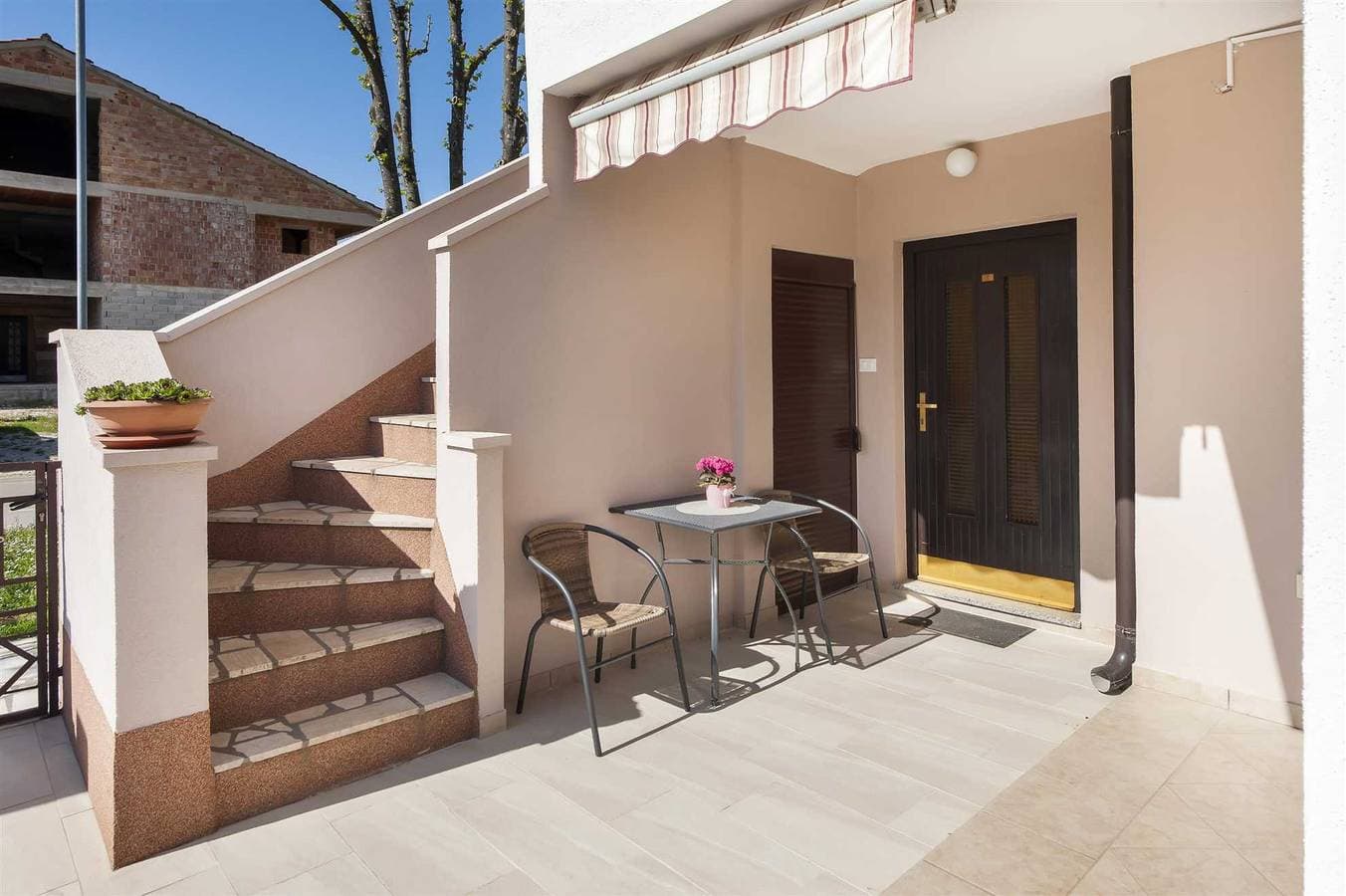 Foto 8 von 16: Pataj Ferienwohnung mit 1 Schlafzimmer mit Terrasse 3