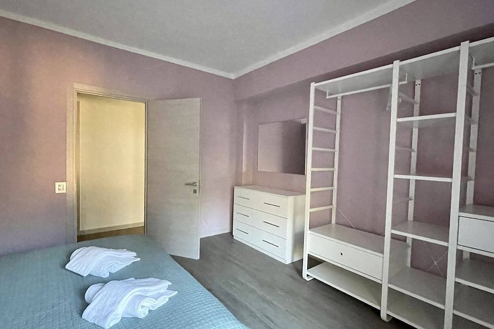 Foto 2 von 27: Große und helle Wohnung, Parkplätze und eine Terrasse mit Seeblick