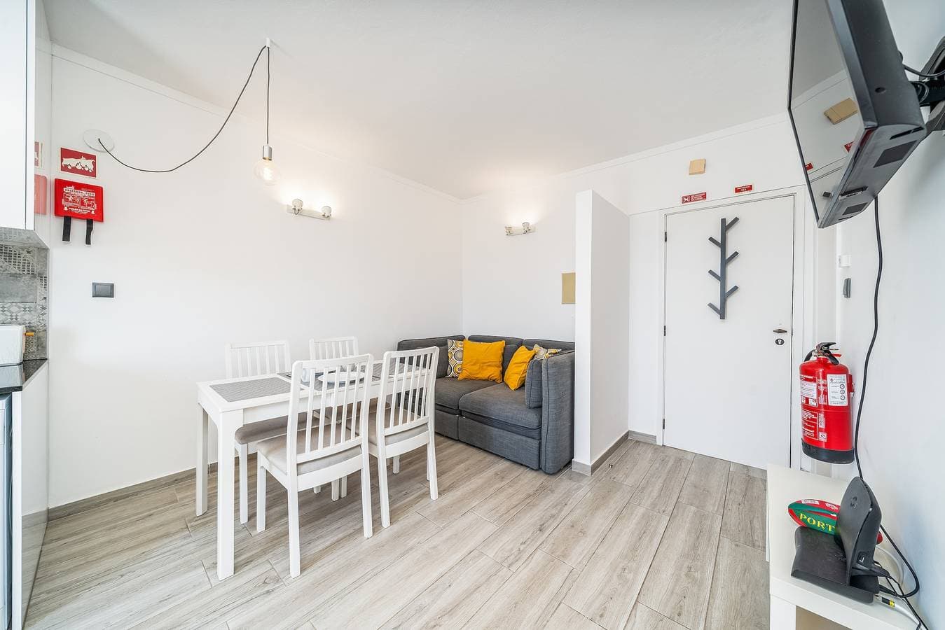 Foto 3 von 22: Ferienhaus 'Belavista - By Staywise' mit Meerblick, WLAN und Klimaanlage