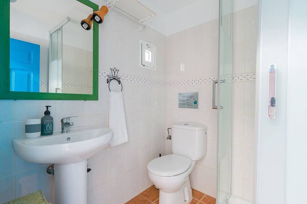 Foto 6 von 26: Traditionelles kanarisches Haus, am Wasser.