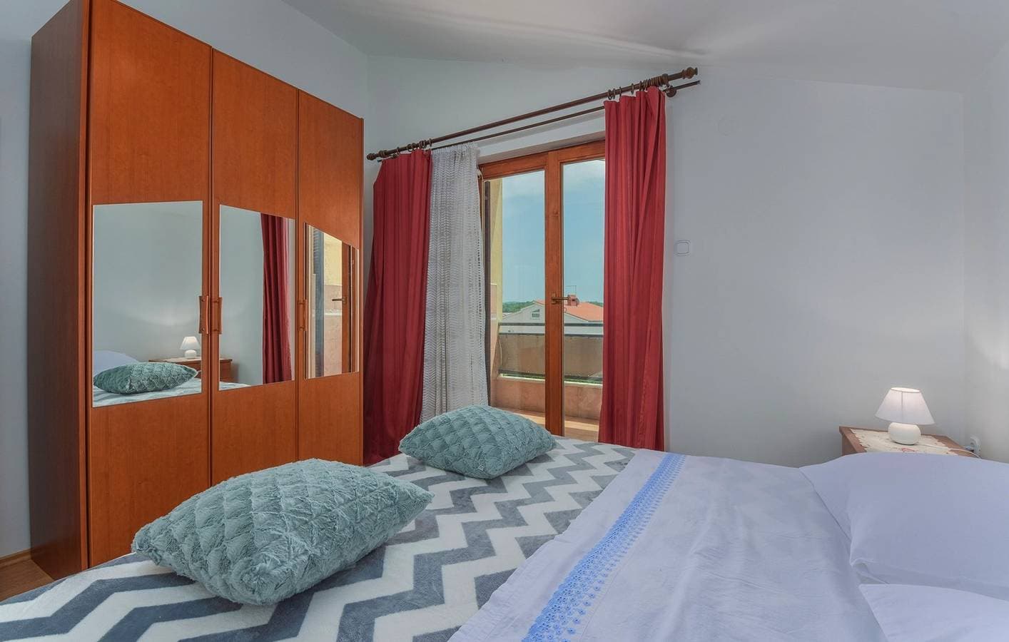 Foto 7 von 13: Ferienwohnung Kristijan mit Balkon in Funtana
