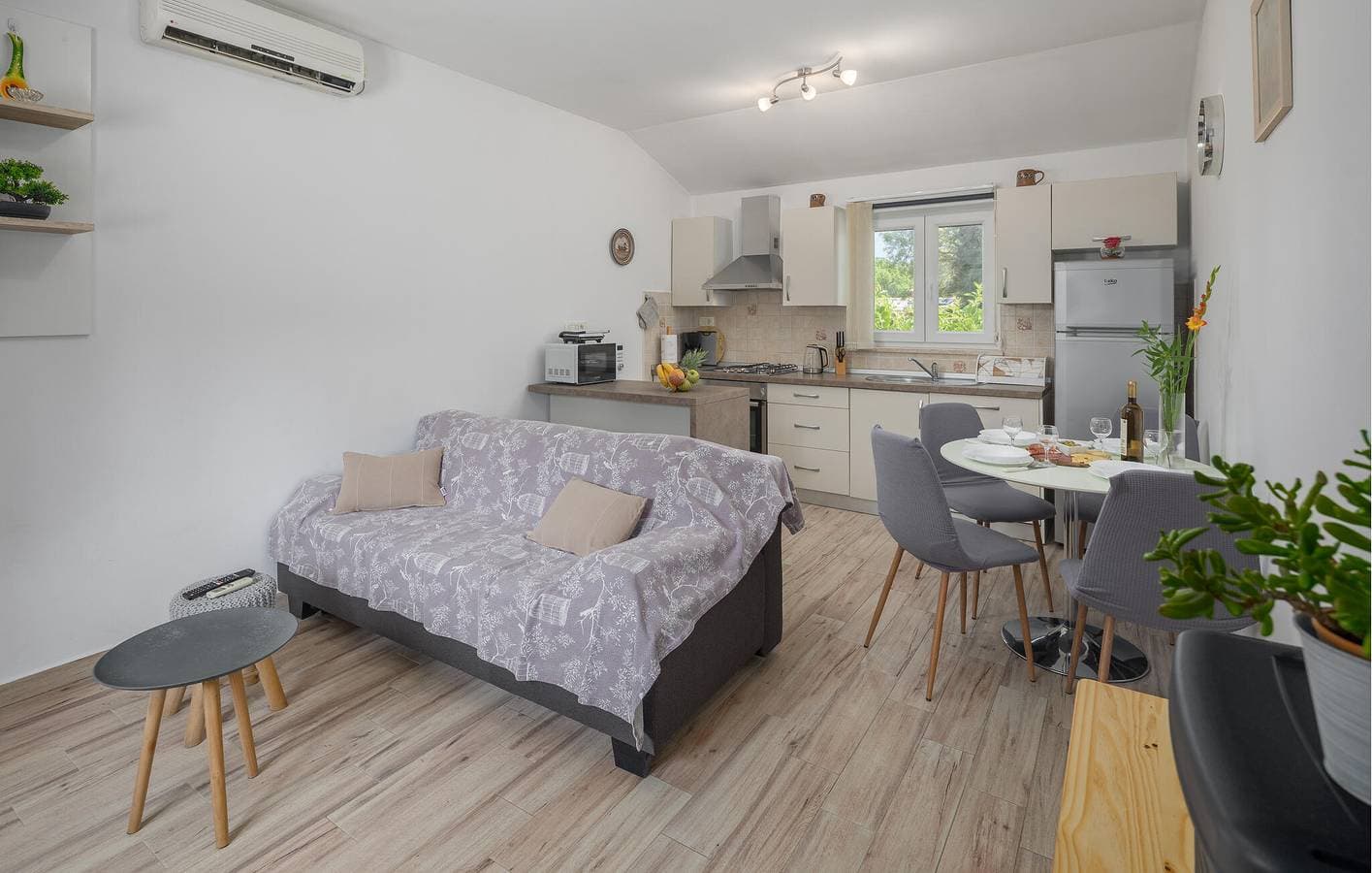 Foto 4 von 27: Gemütliche Ferienwohnung mit Terrasse, WLAN und Parkplatz, 2,5 km vom Stadtzentrum entfernt