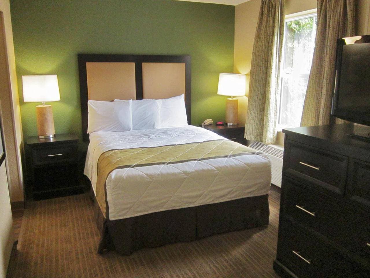Foto 11 von 17: Deluxe Studio with 1 Queen Bed - Non-Smoking