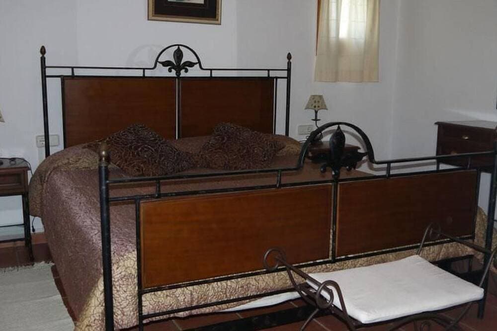Foto 3 von 30: Renoviertes Ferienhaus in Sant Carles De Peralta mit Eigenem Pool