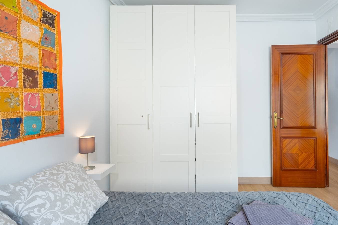 Foto 9 von 20: Ferienwohnung 'Macarena' in Brigth mit Balkon, Wi-Fi und Klimaanlage