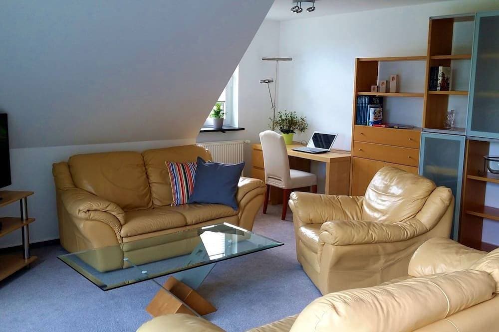 Foto 6 von 8: Helle und freundliche Dachwohnung mit Terrasse , Loggia und Klimaanlage