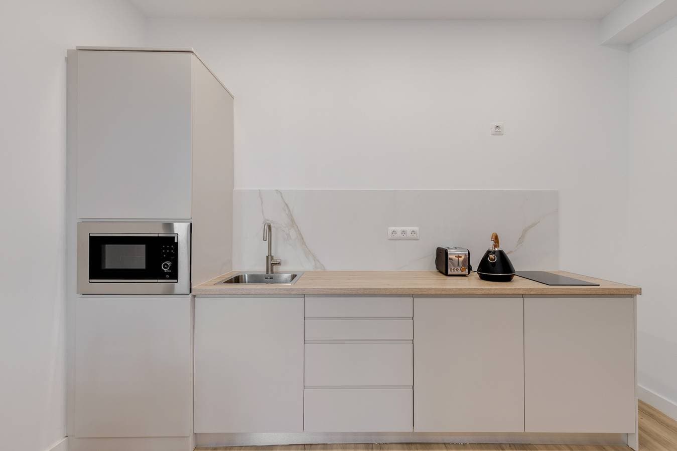 Foto 12 von 29: Ferienwohnung 'Apartamento 1' mit Bergblick, Gemeinschaftsterrasse und Garten