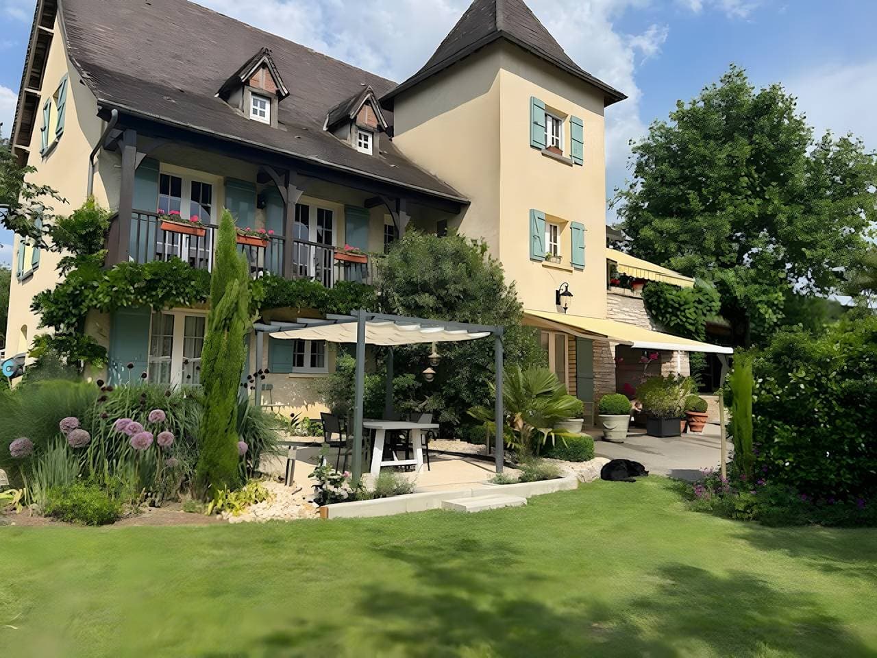 Le Petit Chateau 1