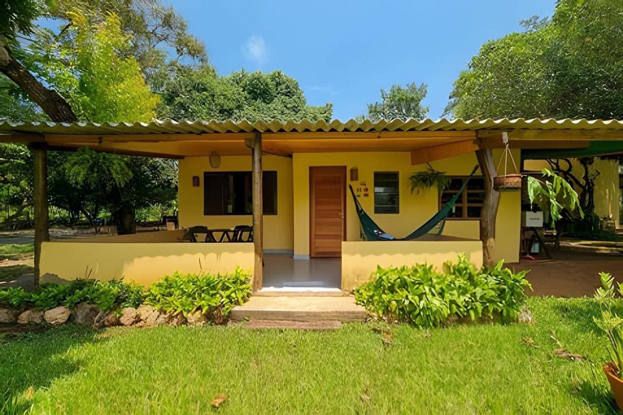 Casinha Amarela - anexo ao Camping Pé na Jaca 1